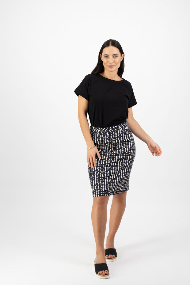 VASSALLI - Cairns Printed Lightweight Skirt with Centre Back Vent - 372AV