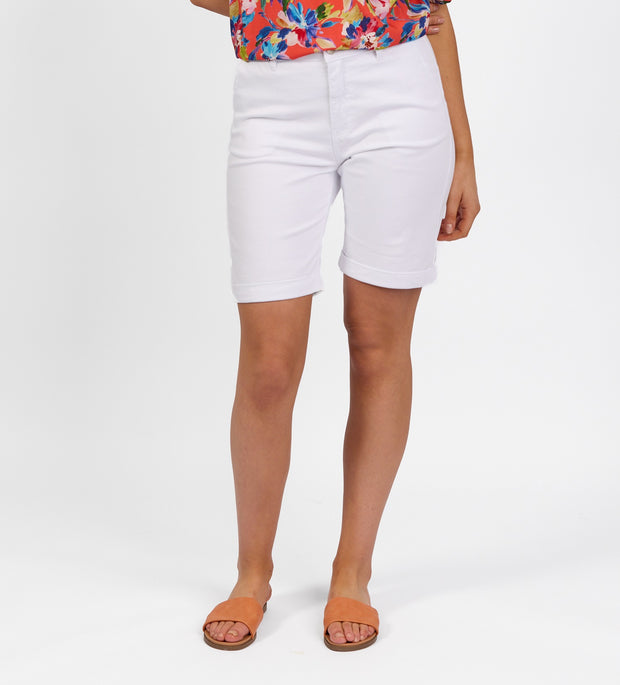 VASSALLI - White Denim Slim Leg Above Knee Short - 5775A