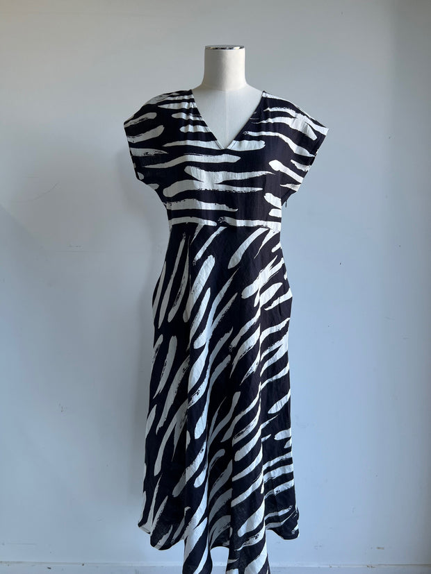 FOIL - Uno Print On A High Dress - FO7893