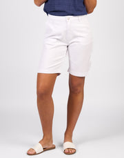 VASSALLI - White Denim Slim Leg Above Knee Short - 5775A